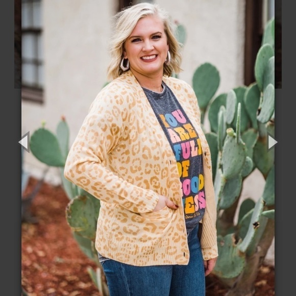 Boutique Hadley Leopard Print Marigold Button Front Cardigan Sz M w/ pockets NWT - Picture 1 of 10